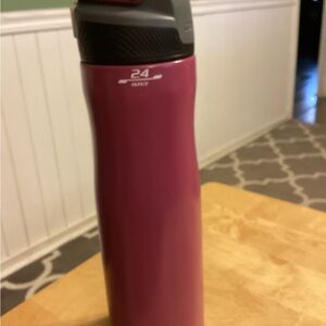 Contigo 24oz water bottle.